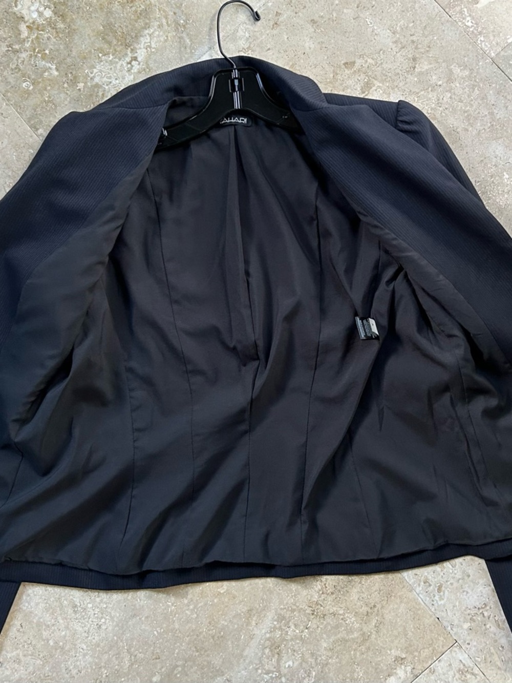 Tahari Dark Navy Pinstripe Single-Button Blazer, Size 8( Size tag is cut off) - Picture 16 of 16